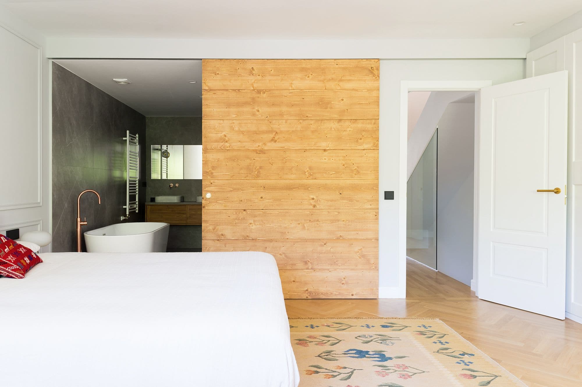 DICA & CREATING YOUR HOME recognize Casa YAD