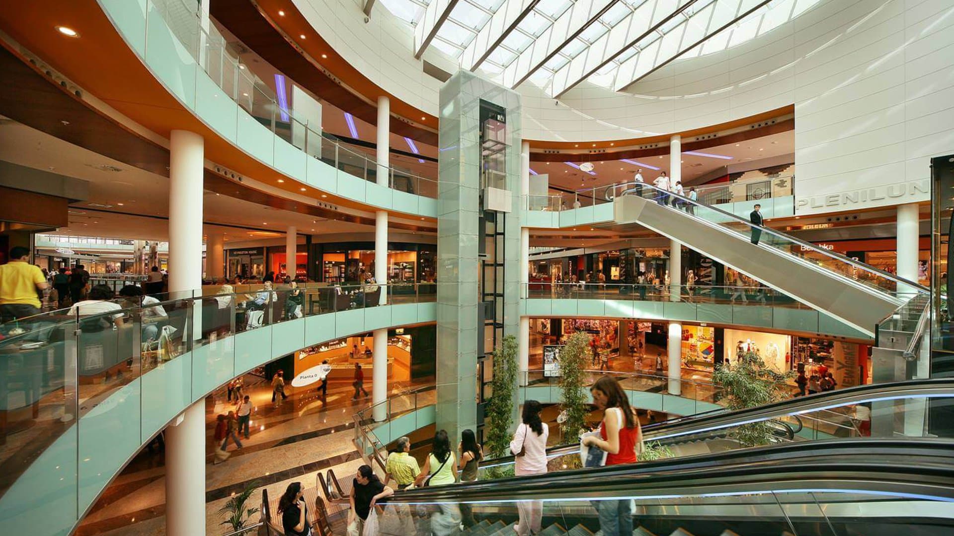 PLENILUNIO SHOPPING CENTER — 7