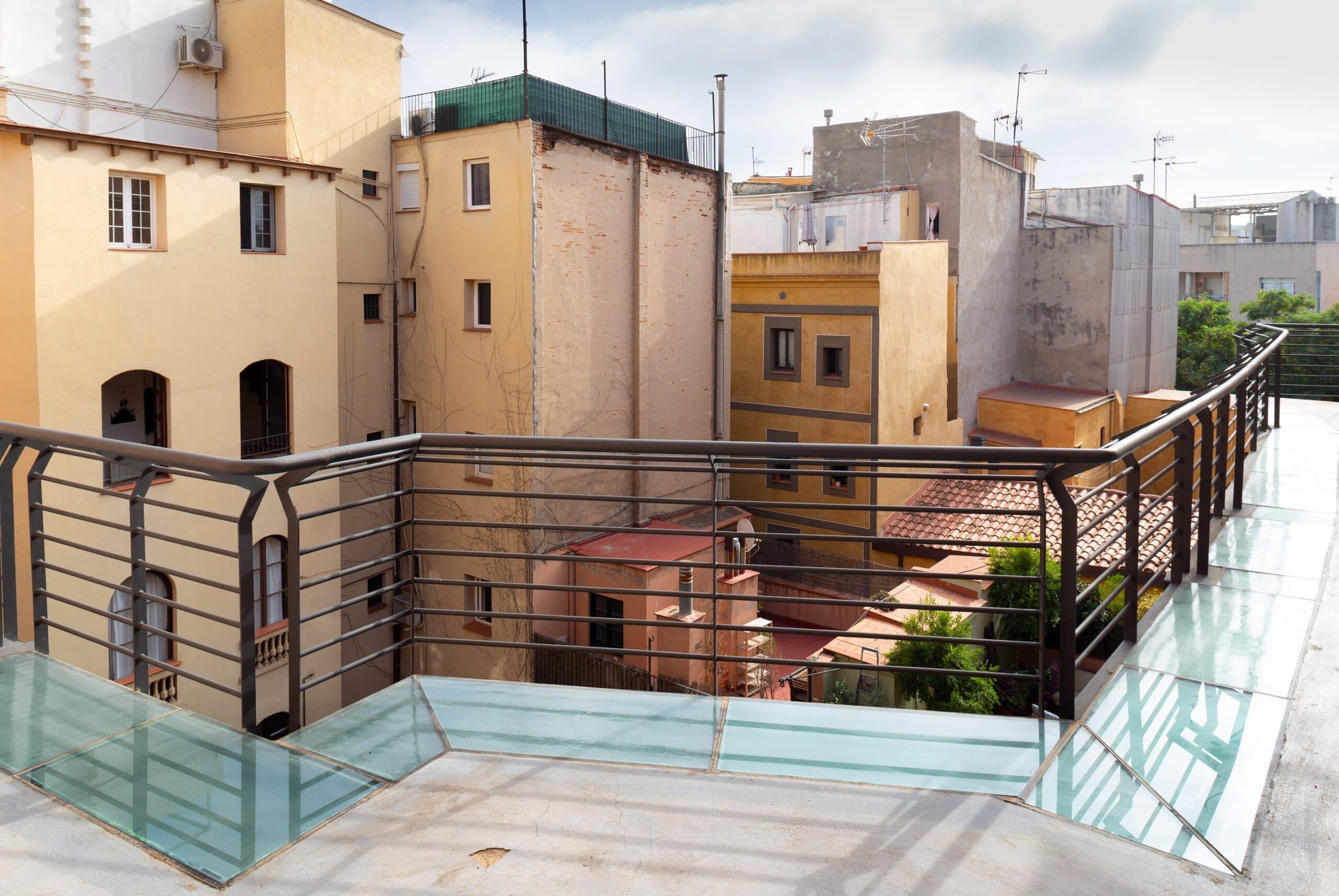 CORTINES — 15